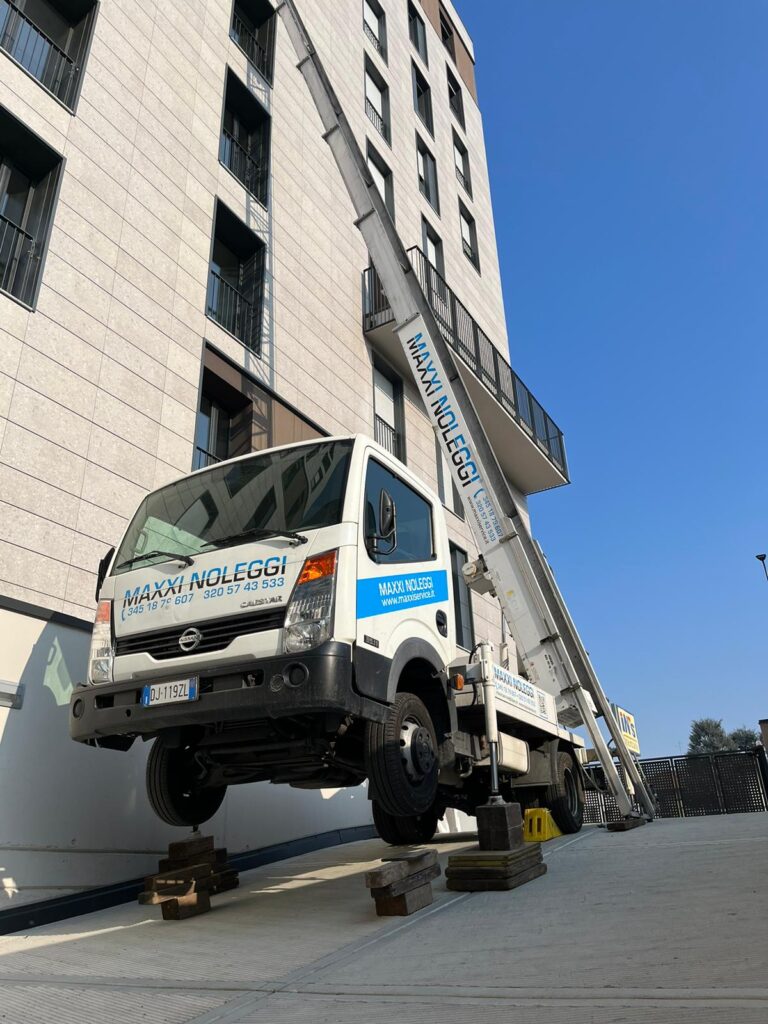 Noleggio Autoscala per Traslochi